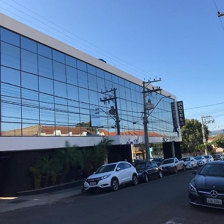 Hotel E Restaurante Canta Galo Jacarezinho Eksteriør bilde